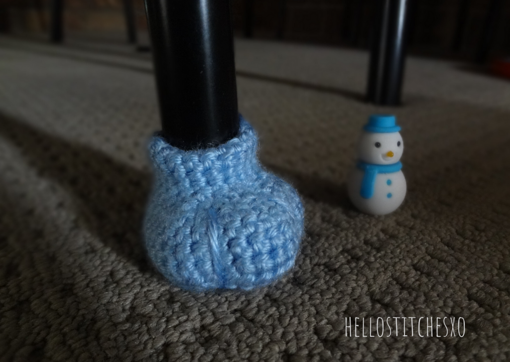 Crochet furniture feet pads 